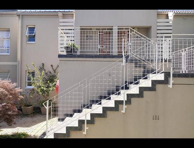 2 BEDROOM APARTMENT FOR SALE IN BEDFORD GARDENS